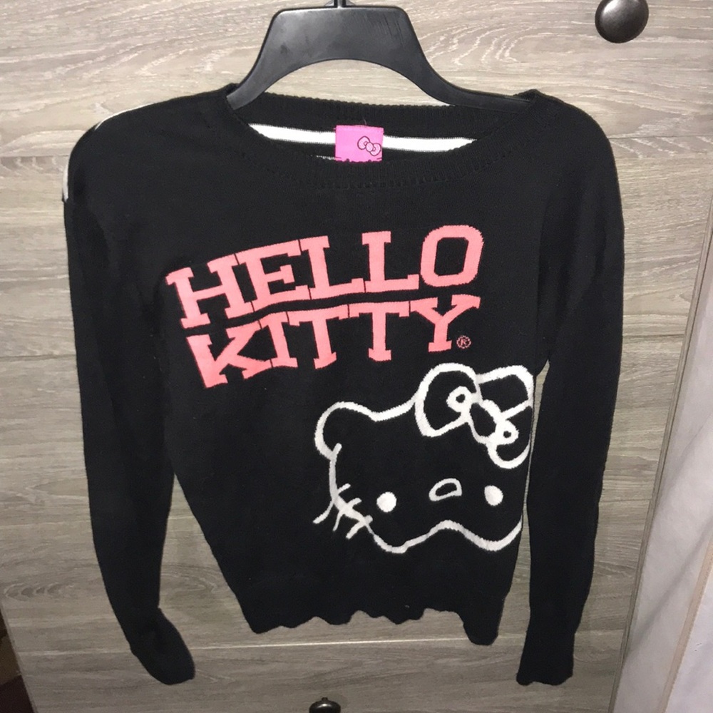 Hello kitty sweater!!